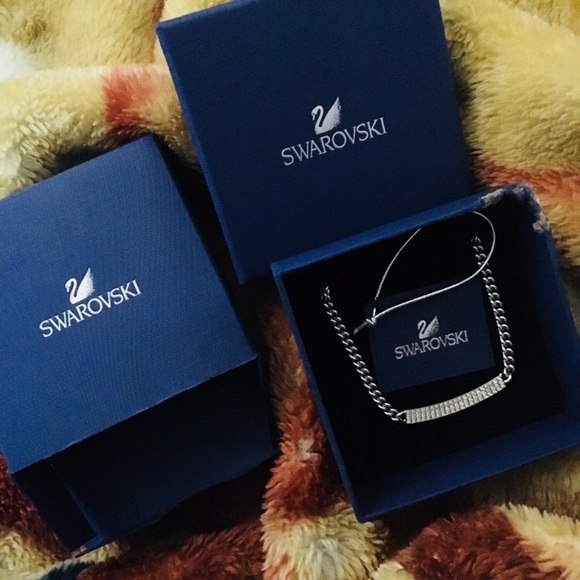 Swarovski Crystals Necklace - Picture 6 of 7